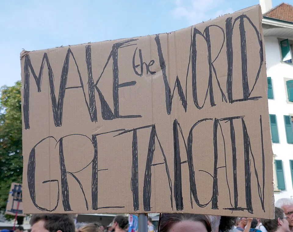 Pancarta con el texto «Make the world Greta again», fotografiada en Bern, Suiza.